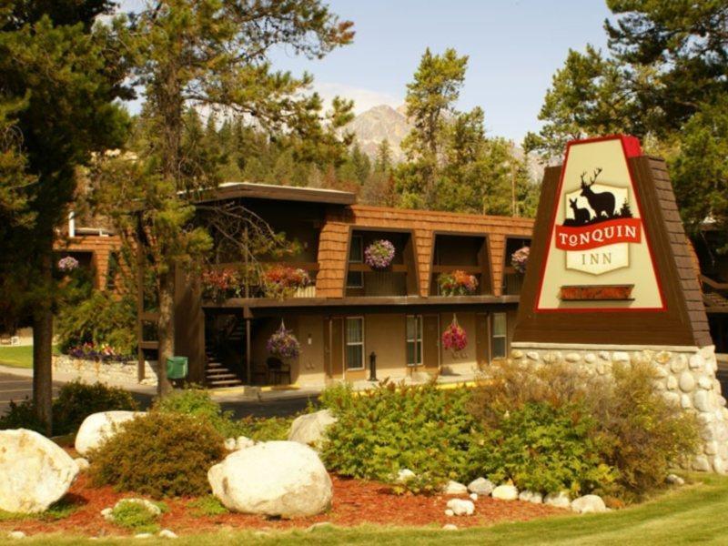 Tonquin Inn Джаспер Экстерьер фото